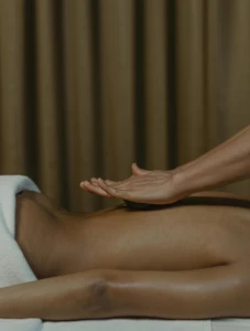 Aromatherapy Awakening Massage (Lemongrass)